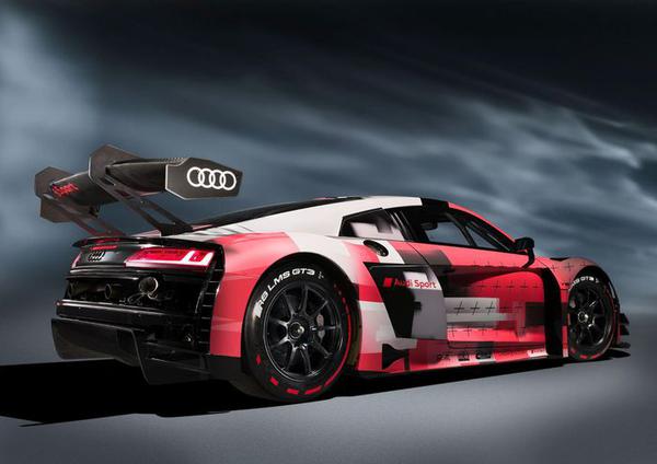 Xe đua Audi R8 LMS GT3 Evo II 2022 ra mắt với giá hơn 500.000 USD