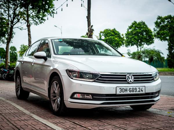 Volkswagen Passat 2016 rao bán giá 800 triệu đồng, khách vẫn chưa chịu "chốt"