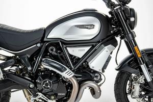 2020 Ducati Scrambler 1100 Dark Pro với màu đen cuốn hút cùng mức giá khá chát