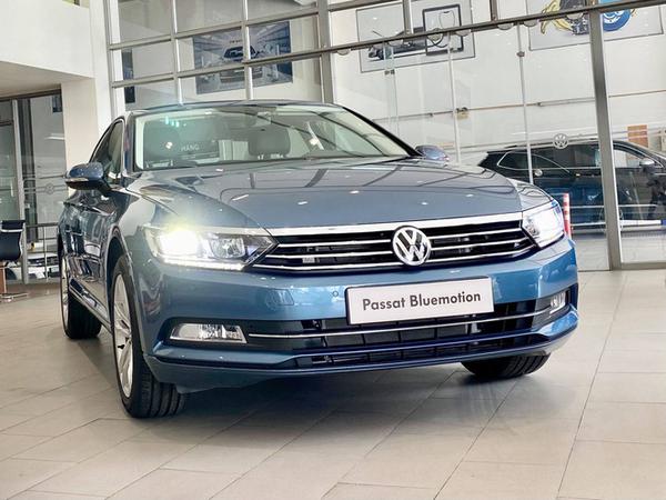 Volkswagen giảm giá mạnh cho Passat và Tiguan Allspace, lên đến 200 triệu đồng