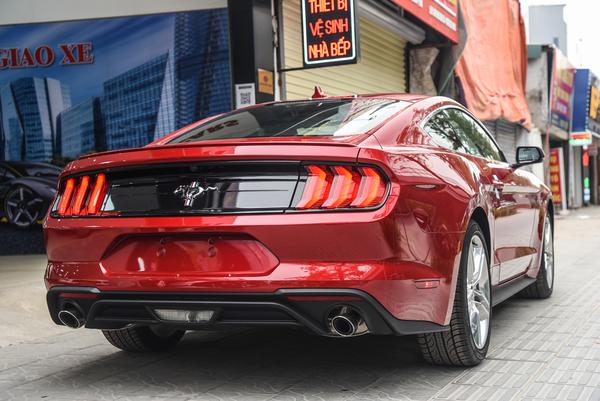 Cận cảnh Ford Mustang 2022 vừa về Việt Nam giá hơn 3 tỷ đồng