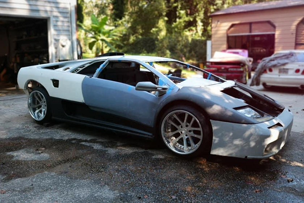 Lamborghini Diablo hàng pha-ke, không động cơ vẫn có giá 700 triệu đồng