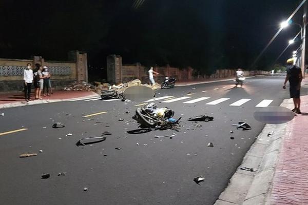 Hai xe máy tông nhau giữa đêm, 2 người tử vong, 1 người nguy kịch tại Phú Yên