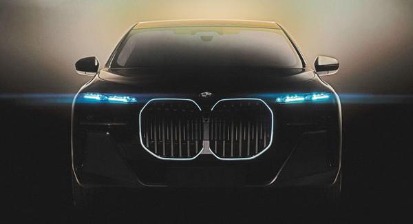 Ô tô điện hạng sang BMW i7 lộ diện, sở hữu màn hình 31 inch