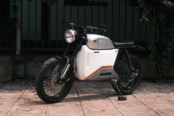Xe máy điện Dat Bike Weaver với bản độ phong cách tracker