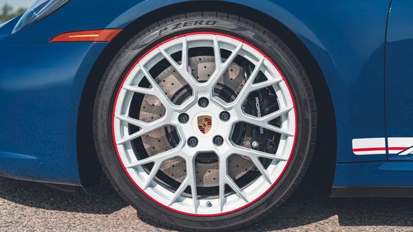 Khám phá Porsche 911 Carrera GTS Cabriolet America vừa ra mắt