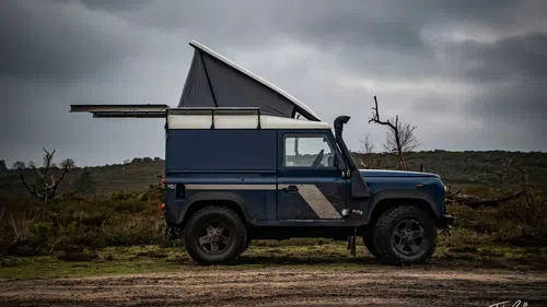 Land Rover Defender được "độ" cho buổi cắm trại tuyệt vời