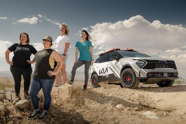 Kia Sportage độ địa hình siêu chất chơi tham dự giải đua Rebelle Rally 2022