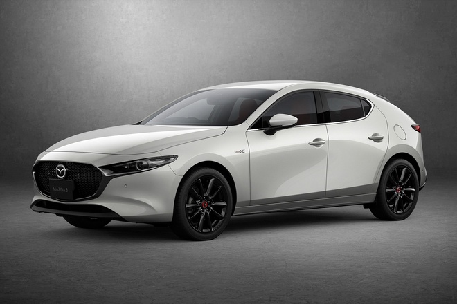 Mazda3 2021 đang làm mưa làm gió trên thị trường ô tô với thiết kế đẹp mắt, công nghệ tiên tiến và trang bị an toàn tối đa. Hãy thưởng thức những hình ảnh mới nhất của Mazda3 2021 và cảm nhận sự hoàn hảo của nó!