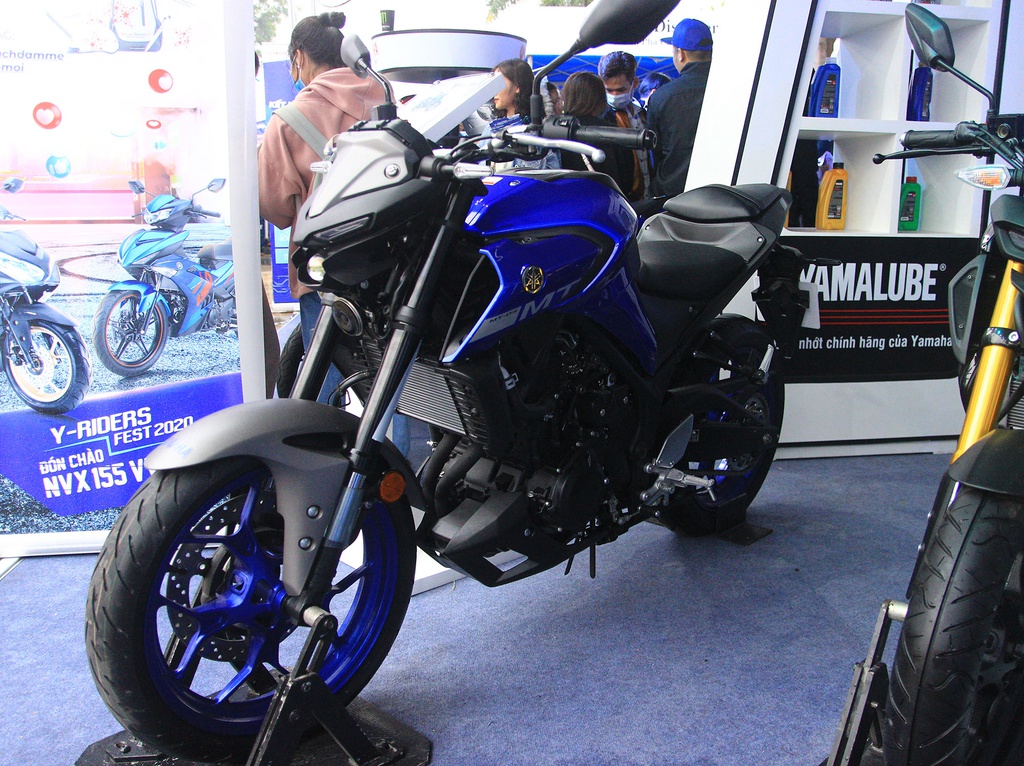 Kỵ sĩ bóng đêm Yamaha MT03 2022 chốt giá từ 129 triệu đồng tại Việt Nam